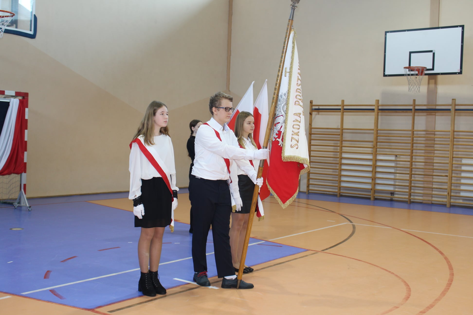 Akademia z okazji kolejnej rocznicy odzyskania niepodległośćci przez Polskę