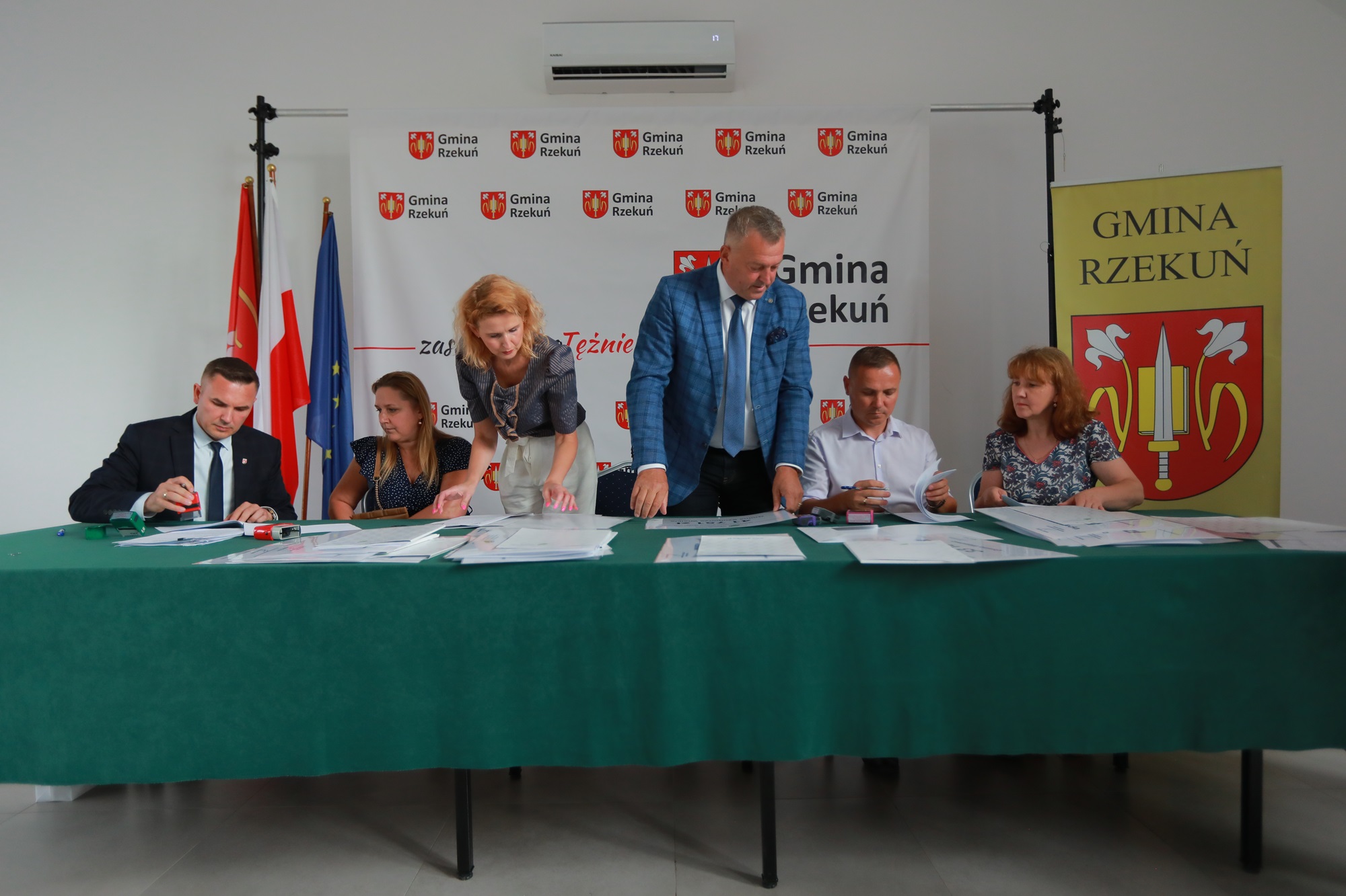 Podpisanie umowy przez Burmistrza Gminy Brok