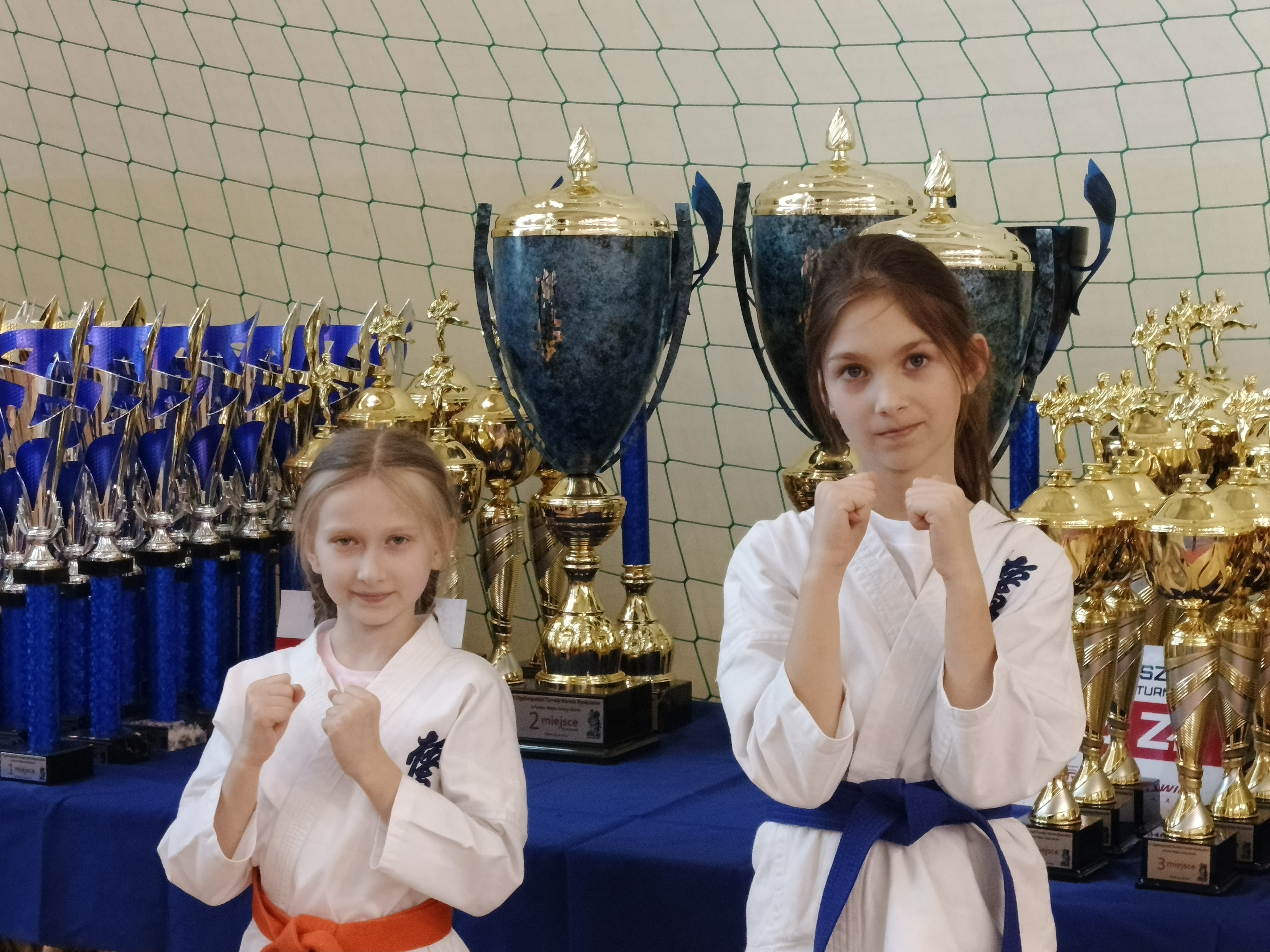 Zawodniczki z Brokowskiego Klubu Karate Kyokushin na turnieju w Tuchowiczu