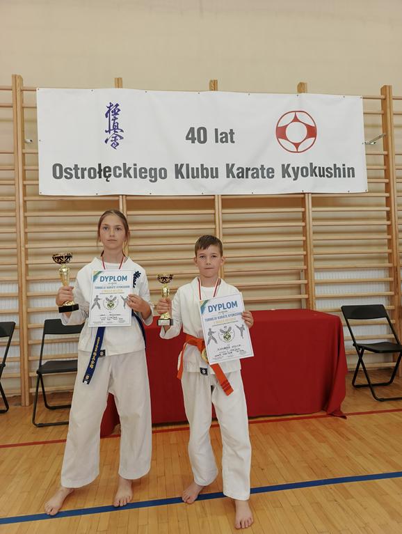 Sukces zawodnik&oacute;w Brokowskiego Klubu Karate na zawodach w Ostrołęce oraz w Zambrowie