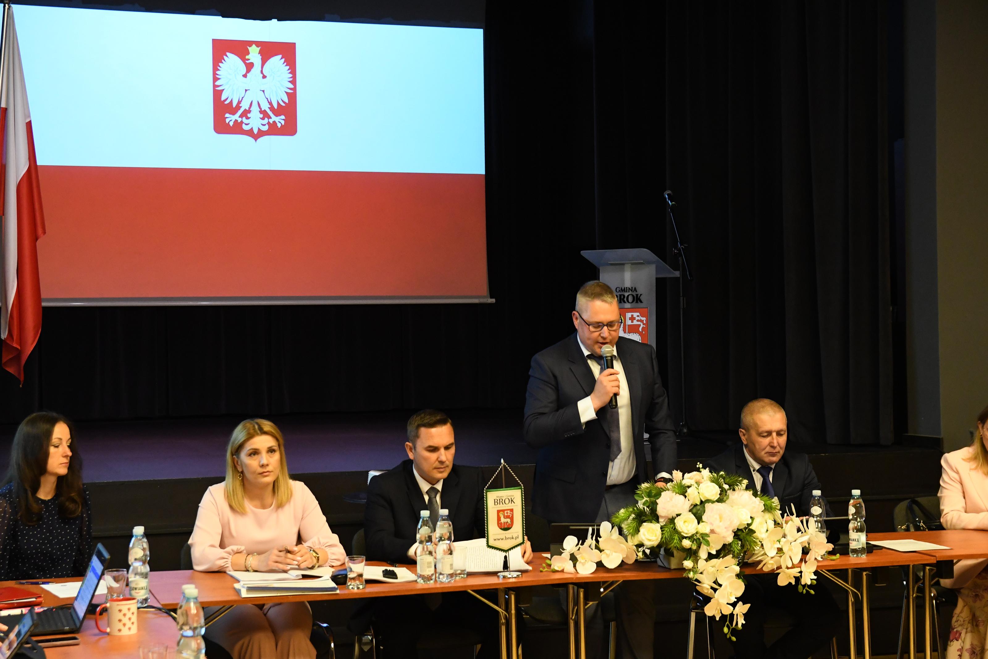WOTUM ZAUFANIA I ABSOLUTORIUM DLA BURMISTRZA GMINY BROK