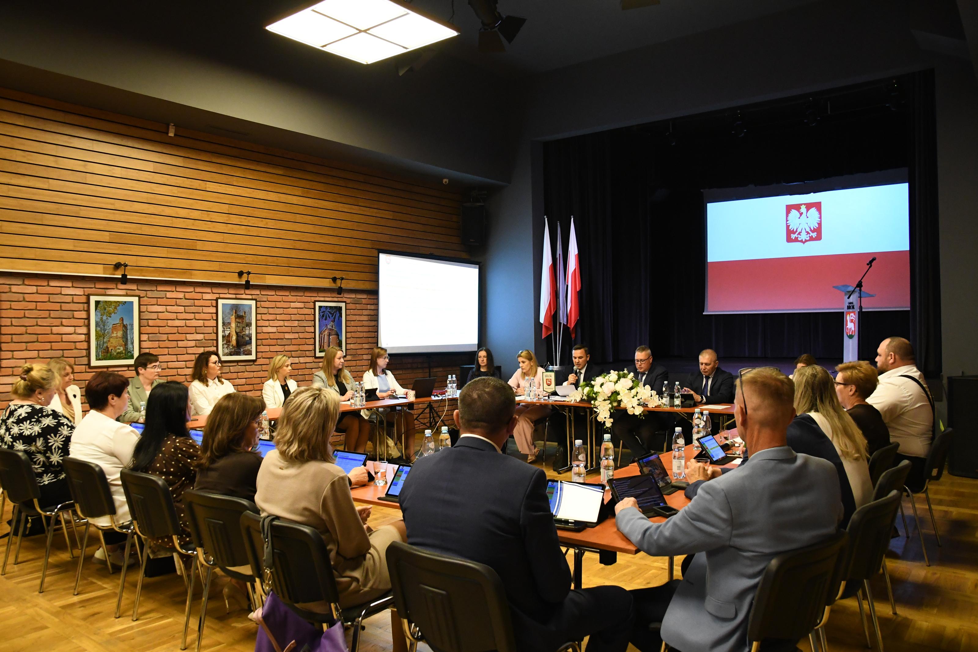 WOTUM ZAUFANIA I ABSOLUTORIUM DLA BURMISTRZA GMINY BROK