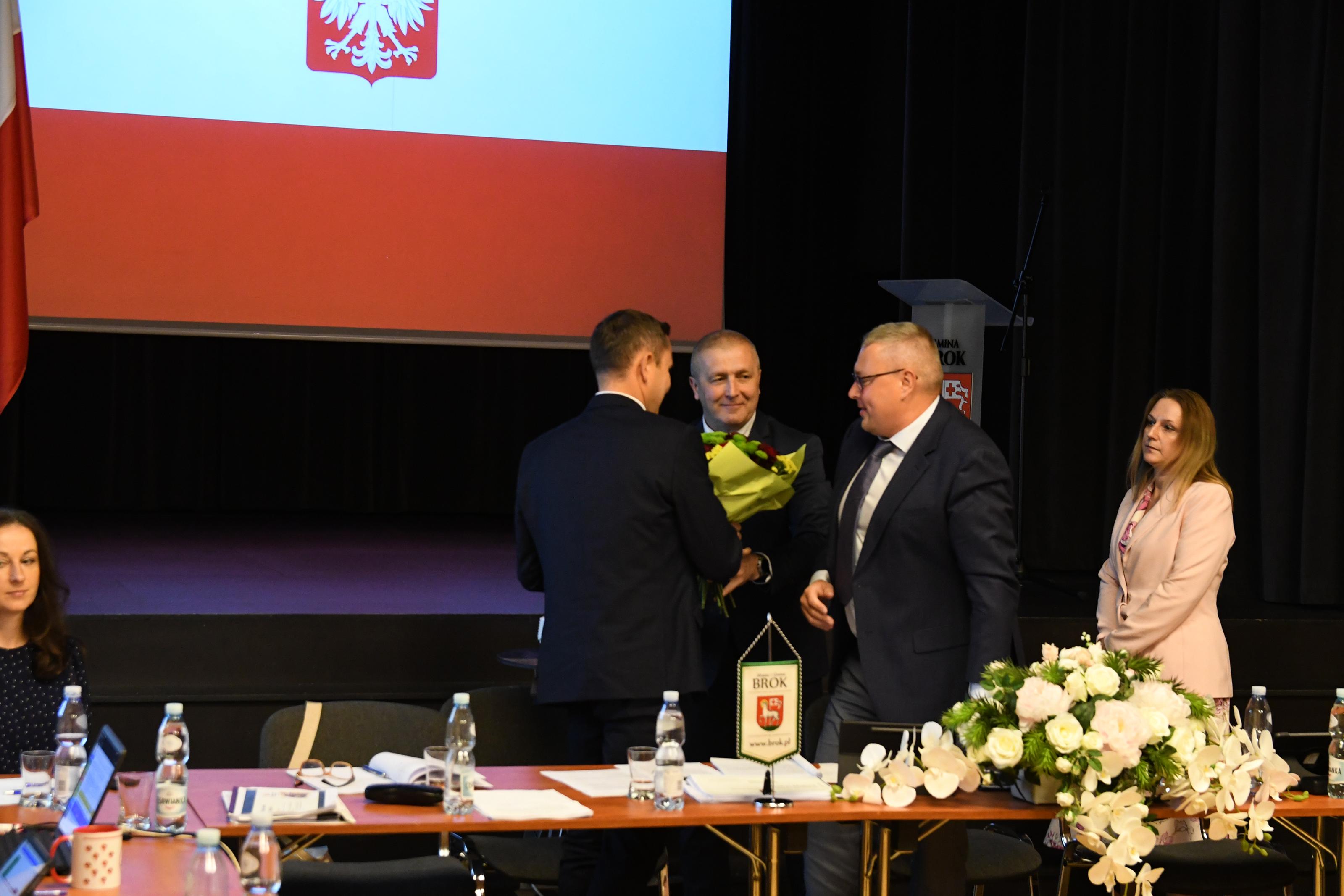 WOTUM ZAUFANIA I ABSOLUTORIUM DLA BURMISTRZA GMINY BROK